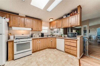 16278 Wimbleton Dr, Victorville, CA 92395 - photo 7