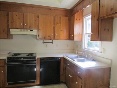 6801 Mason Woods Dr, North Chesterfield, VA 23234 - photo 4