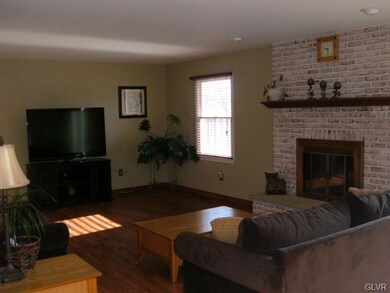 4640 Shuler St, Allentown, PA 18103 - photo 3