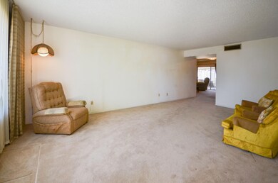 Living room 2