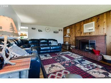 832 Fremont Ave, Eugene, OR 97404 - photo 7