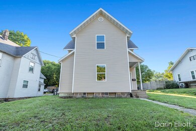 520 N Jefferson St, Ionia, MI 48846 - photo 2