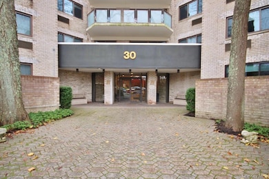 30 Greenridge Ave unit 3G, White Plains, NY 10605 - photo 4