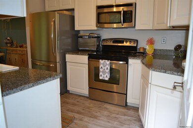 39 Pheasant Ct, Saratoga Springs, NY 12866 - photo 2