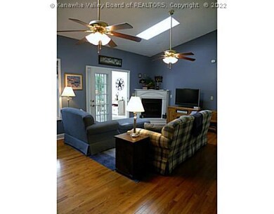 613 Parkstone Dr, Fraziers Bottom, WV 25082 - photo 3