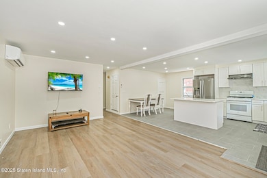 3601 Hylan Blvd, Staten Island, NY 10308 - photo 4