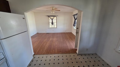 317 W 5th St, Yellville, AR 72687 - photo 6