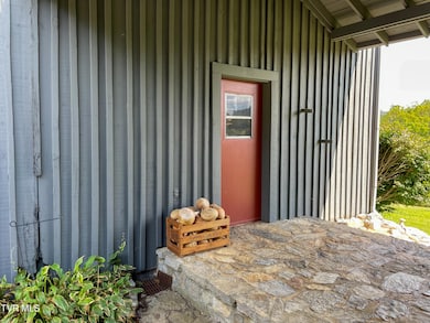 15445 Coventry Ln, Glade Spring, VA 24340 - photo 4