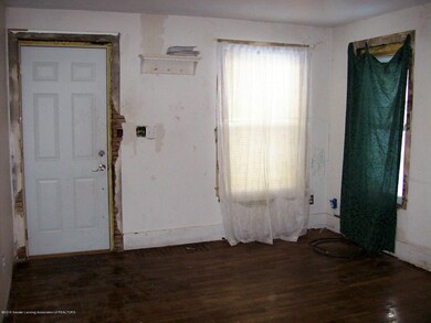 205 E. Thomas Living to Entry