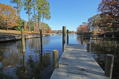 611 Johns Neck Rd, Weems, VA 22576 - photo 4