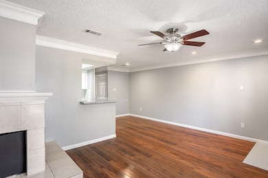 7402 Alabonson Rd unit 510, Houston, TX 77088 - photo 5
