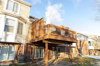 14932 Village Park Cir, Shelby Township, MI 48315 - photo 7