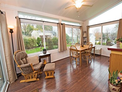 LARGE Morning Room, currently being used as a Dini