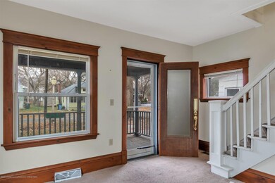 07-212-S-Fairview-Ave-WindowStill-R