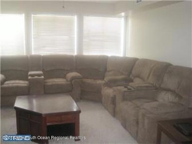 C9 Avon Dr4