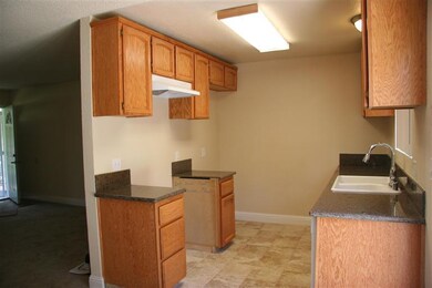 5886 E Ramona Ave, Fresno, CA 93727 - photo 4