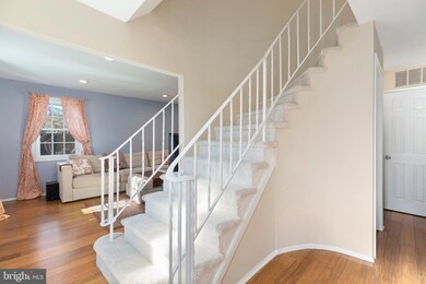 9632 Lindenbrook St, Fairfax, VA 22031 - photo 4