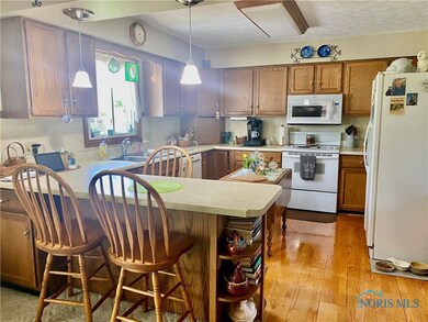 939 Edgehill Rd, Findlay, OH 45840 - photo 4