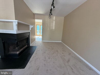 4185 Pleasant Meadow Ct unit 101B, Chantilly, VA 20151 - photo 6