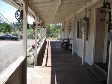 440 Orr Dr, Central Point, OR 97502 - photo 4