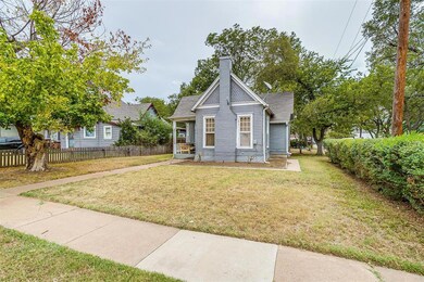 712 N Anglin St, Cleburne, TX 76031 - photo 3