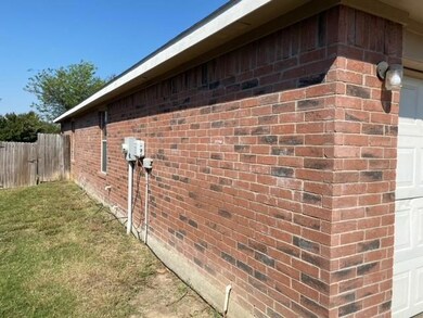 8017 Alex David Cir, Dallas, TX 75232 - photo 3