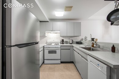 129 Waverly Ave unit 1, Brooklyn, NY 11205 - photo 3