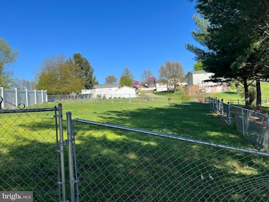 3001 Liverpool Ct, Chambersburg, PA 17201 - photo 5