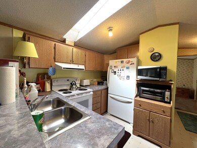 28 Mineral Spring Rd, Chester, VT 05143 - photo 3