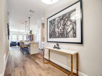 Enter to 10 ft ceilings