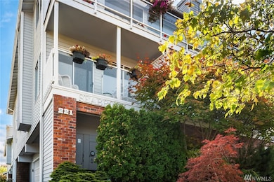 221 3rd Ave S unit 2, Edmonds, WA 98020 - photo 3