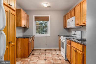 4967 Tibbitt Ln, Burke, VA 22015 - photo 6