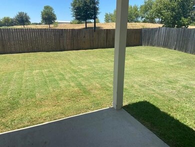 lARGE YARD-NO HOUSE BEHIND