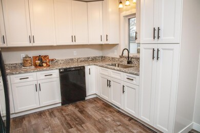 3915 Veralta Dr, Cedar Falls, IA 50613 - photo 5