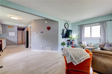 3810 52nd St, Des Moines, IA 50310 - photo 3