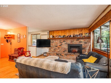 566 65th St, Springfield, OR 97478 - photo 6