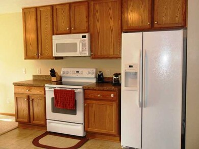 5079 Maple Valley Dr, Columbus, OH 43228 - photo 5