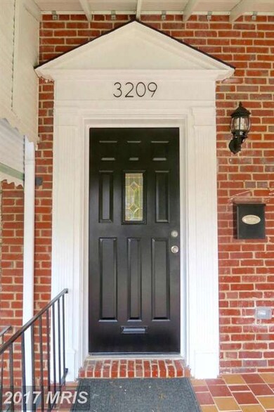 3209 Dorithan Rd, Baltimore, MD 21215 - photo 4