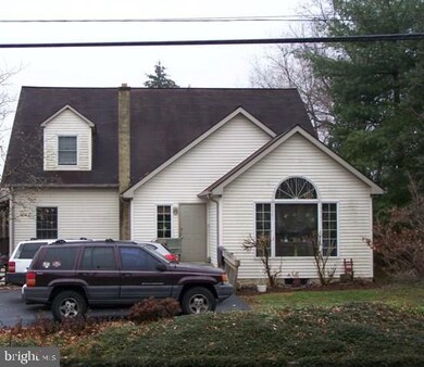 504 Lampeter Rd, Lancaster, PA 17602 - photo 2