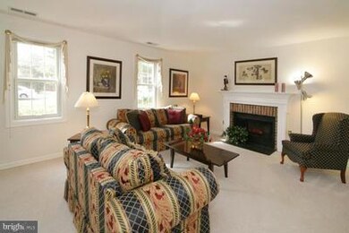 4923 Princess Anne Ct, Fairfax, VA 22032 - photo 5