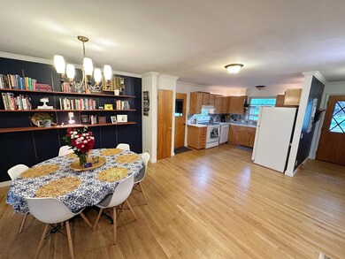 1628 Elm St.3