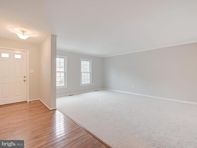 10332 Mockingbird Pond Ct, Burke, VA 22015 - photo 4