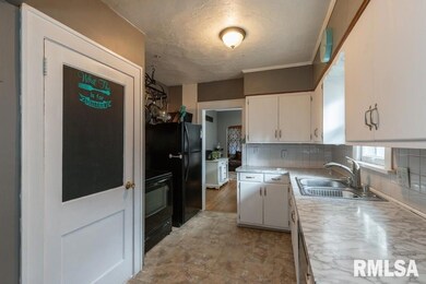 1511 Elm St, Davenport, IA 52803 - photo 6