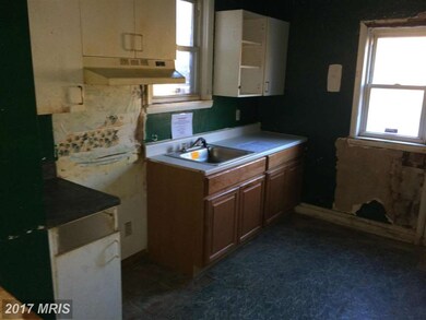 3722 Flowerton Rd, Baltimore, MD 21229 - photo 4