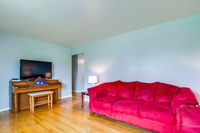 5-7003_GagelandRd_40258_550