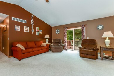 007-Living_Room-4667174-medium