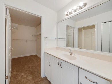 4871 Via Palm Lks #703 - Kitchen
