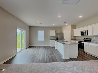 2_pc_CoeLUVEkyN_P4NEbYGW97_other_room_wn