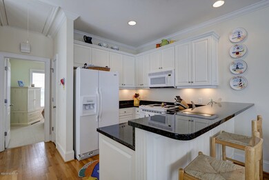 14 E Greensboro St Unit B-large-018-10-2