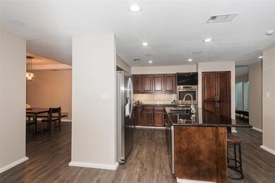 Kitchen - Granite & Stainless Steel Appliances